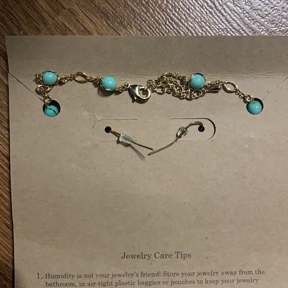 NWT‼️ Never worn. Initial Outfitters earring and necklace set B21 - Picture 2 of 2